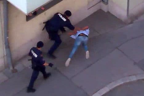 Video shows alleged police violence in Vienna