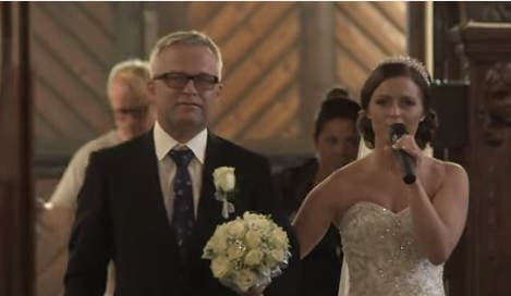 Norway bride's song brings groom to tears