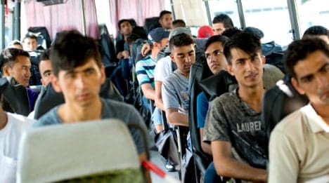 Bus driver's refugee welcome goes viral