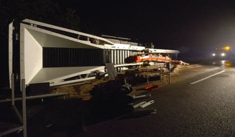 Fallen 80-ton crane blocks Autobahn traffic