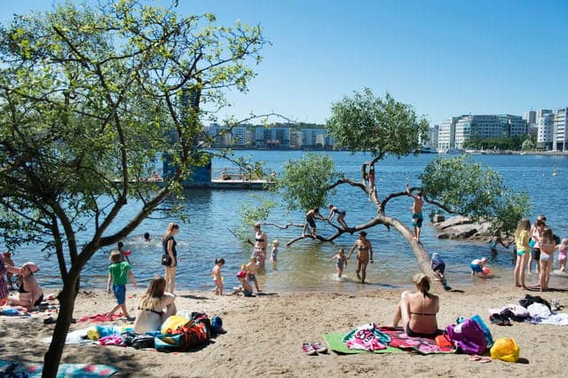 Seven hot tips to blend in on a Swedish beach