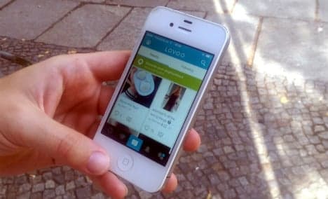 Dating app 'tricks users with fake profiles'