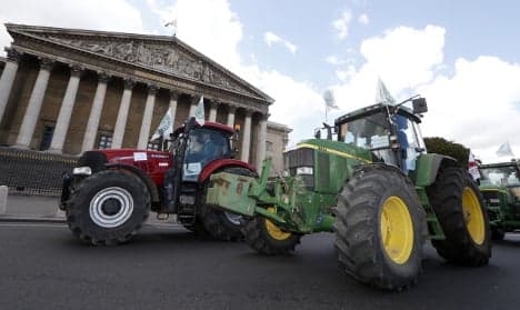 French farmers' tractor protest rolls into Paris