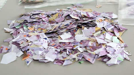 €20k in shredded euro notes puzzles cops