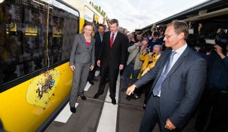 Berlin mayor christens brand-new U-Bahn trains