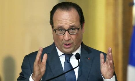Hollande calls on EU to help Turkey's  refugees