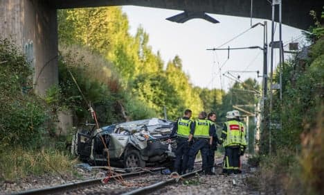 Swedes survive ten metre drop in stolen car