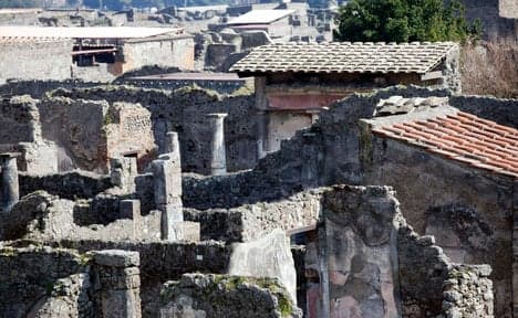 Pompeii thieves claim relics are cursed