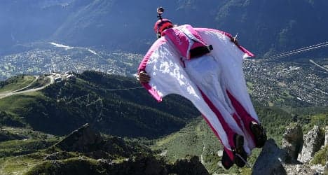 US daredevil dies in Swiss wingsuit stunt