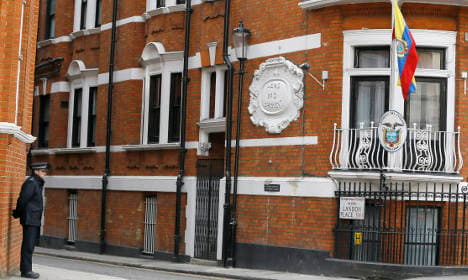 UK ends police guards for Julian Assange
