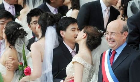 Fake Chinese weddings: Trial begins in France
