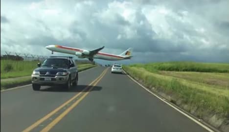 Video shows 'too close for comfort' Costa Rica landing of Iberia plane