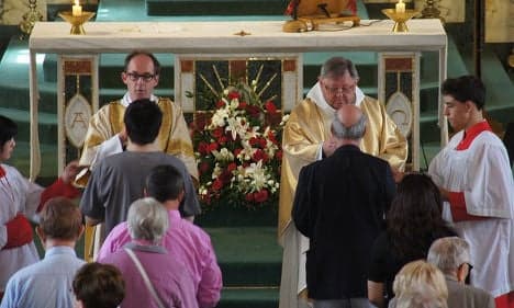 Italy's Catholics support divorce communion