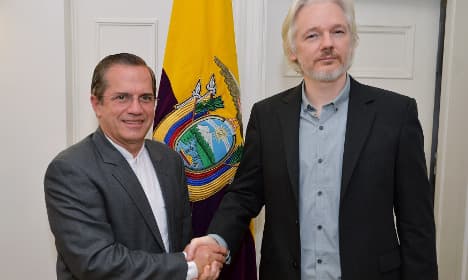 Ecuador: Give Julian Assange safe passage