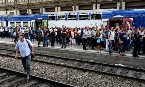 Angry French rail users go on 'no-ticket' strike