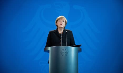 Merkel calls cabinet meeting to discuss Paris