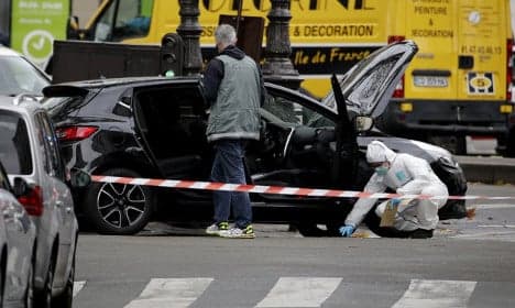 Police in Paris find car rented by terror suspect