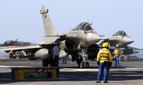 French warplanes pound Isis Syria stonghold