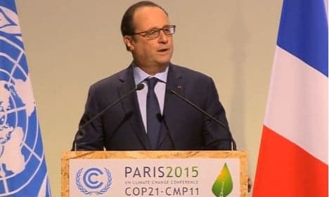 Life is at stake: Hollande ramps up pressure