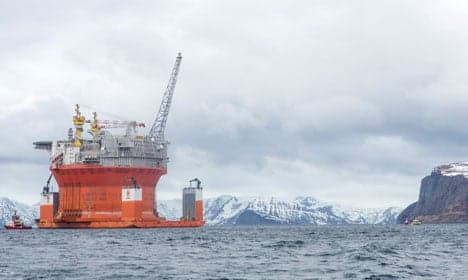 Norway oil investment tanks on weak oil price