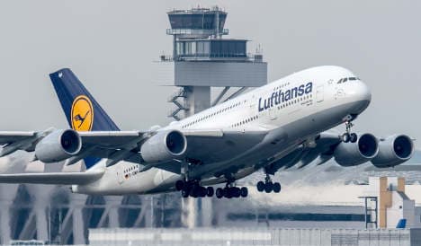 Lufthansa air crews call off strike