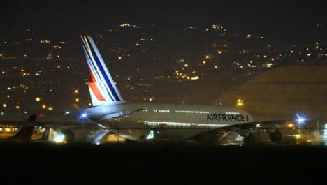 Bomb scare diverts Paris-bound US flights