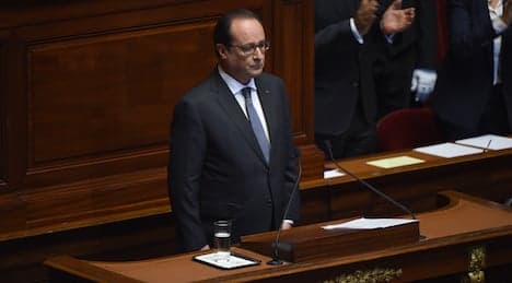 Hollande vows to crush Isis as hunt goes on