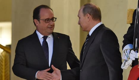 Hollande heads to Russia for anti-Isis talks