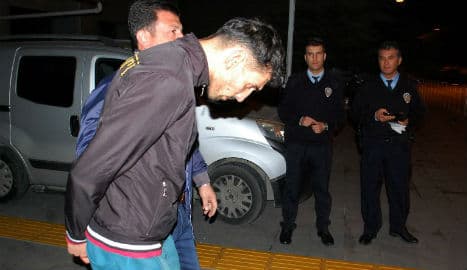 Turkey seizes Paris attack suspect at border