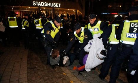 Police action as Malmö Roma protest continues