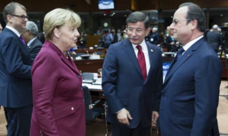 Merkel pins refugee crisis hopes on Turkey