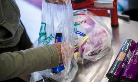 France to ban plastic bags from March 2016