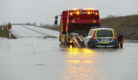 Ice and floods hit Swedes on drive home
