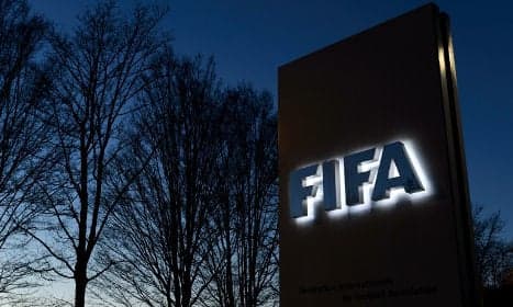Fifa probe: Switzerland hands bank files to US
