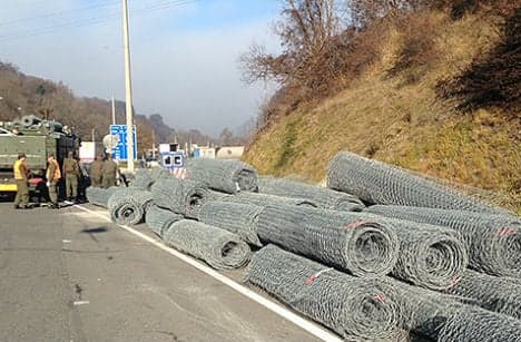 Austria begins work on Slovenia border fence