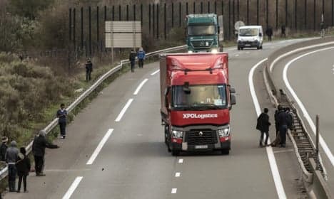 Teen refugee killed on motorway near Calais