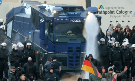 Violence erupts at Cologne Pegida demo