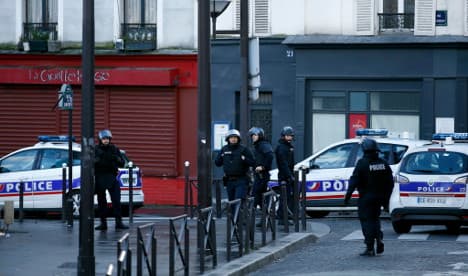 Paris attacker had German sim card: police