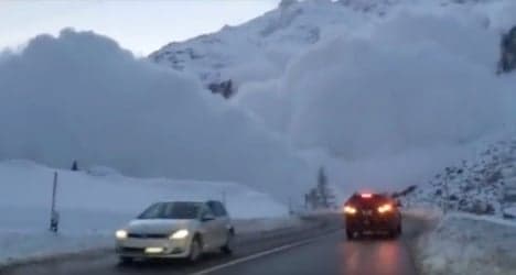 Spectacular video shows Swiss avalanche danger