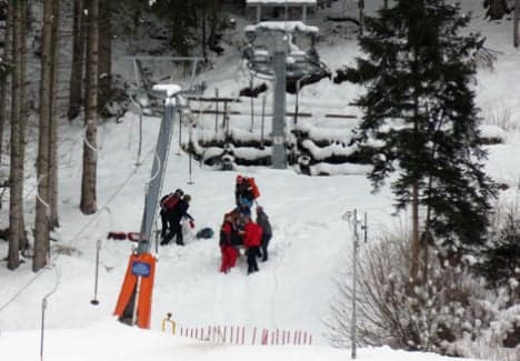 Man almost strangled on ski lift by daughter's harness