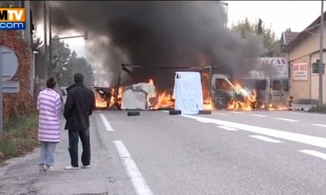 Hundreds of French police raid travellers camp after riots