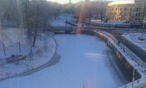 Giant snow penis causes headache in Gothenburg