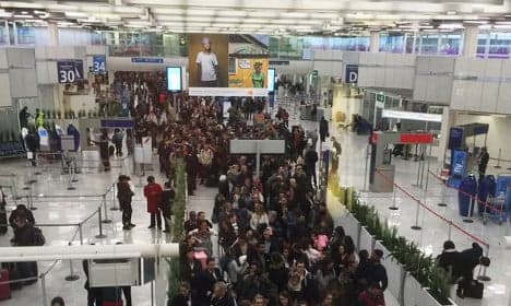 Chaos at Paris airports as border police strike again