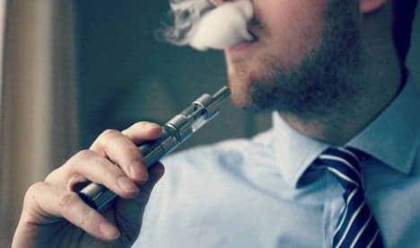 France advised to ban e-cigs in cafes and restaurants