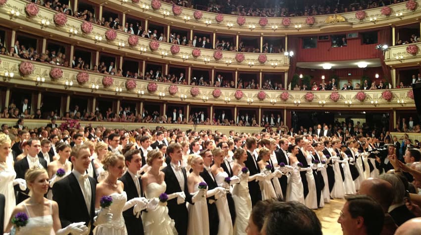 Hundreds of police to guard Opera Ball guests