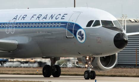 Woman hid child in bag on Air France flight to Paris