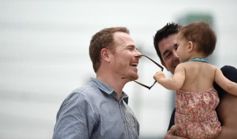 Gay dads fight Thai surrogate to bring baby home to Spain