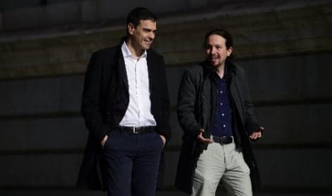 Podemos backs down over demands in bid to form govt