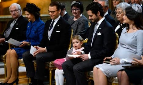 Royal family welcomes Prince Oscar into world