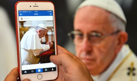 Pope Francis posts first picture on Instagram
